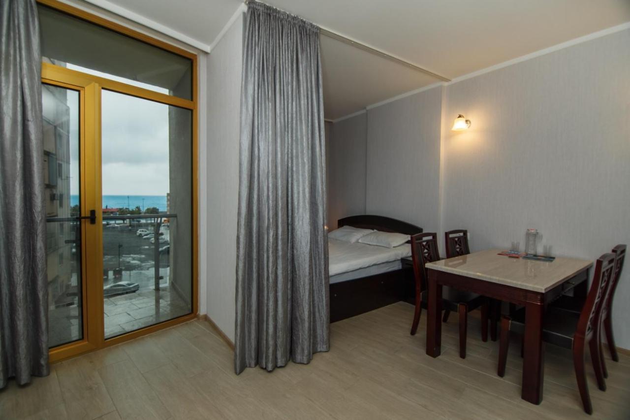 Appartement Rezal Plaza Batoumi Extérieur photo
